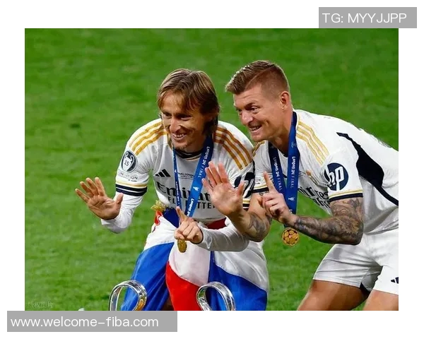 莫德里奇称C罗为简单普通人对梅西的非凡才华表示钦佩 莫德里奇称C罗为简单普通人对梅西的非凡才华表示钦佩