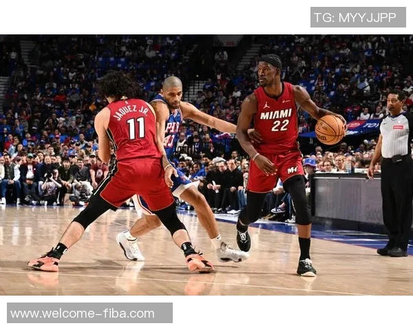 哈克斯替补出彩12投9中高效贡献19分5助攻2抢断助力球队胜利