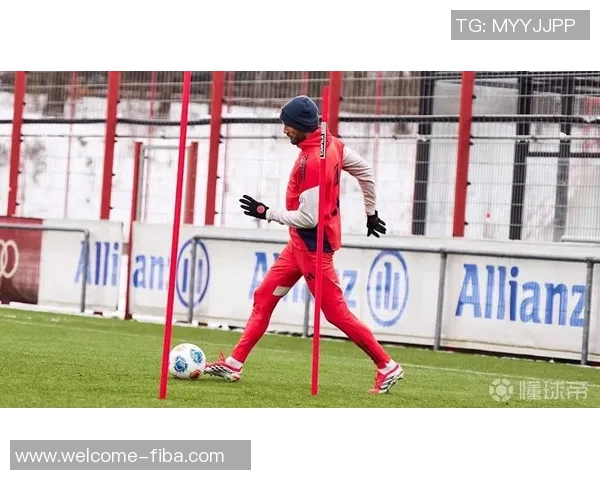 拜仁官方确认莱默尔因左小腿肌肉撕裂将缺席多场比赛